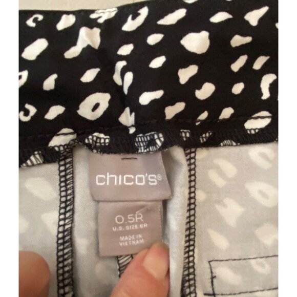 Chicos Size 6 Womens Black & White Animal Print Pants Size 0.5 - Picture 3 of 9